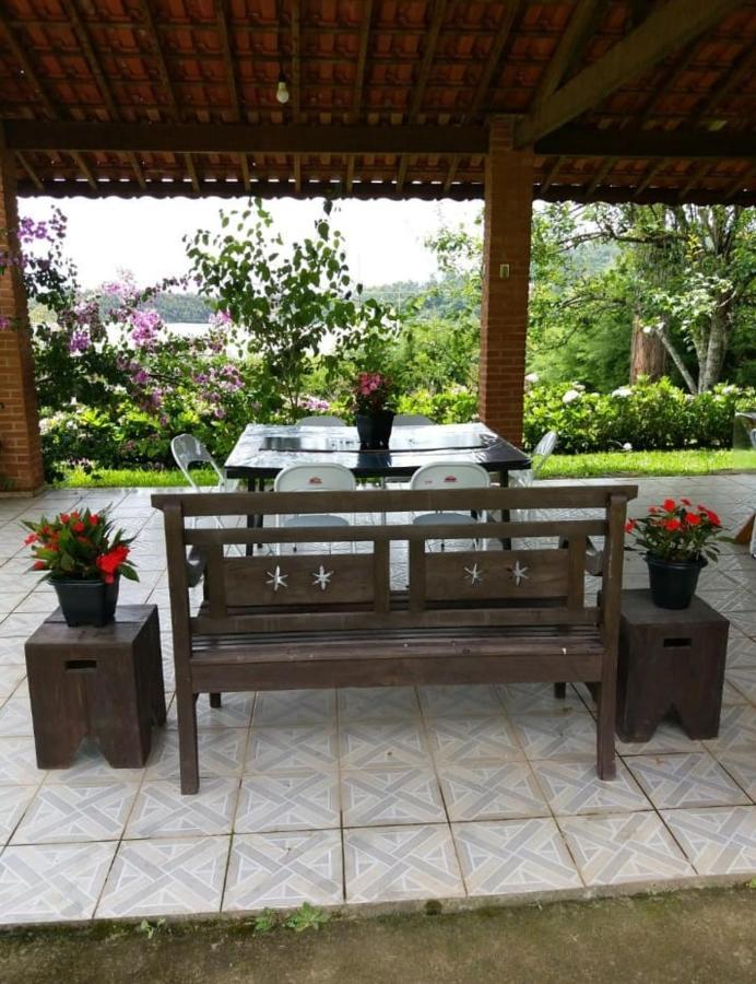 Casa Das Glicinias Perto Do Centro Villa Monte Verde  Exterior photo
